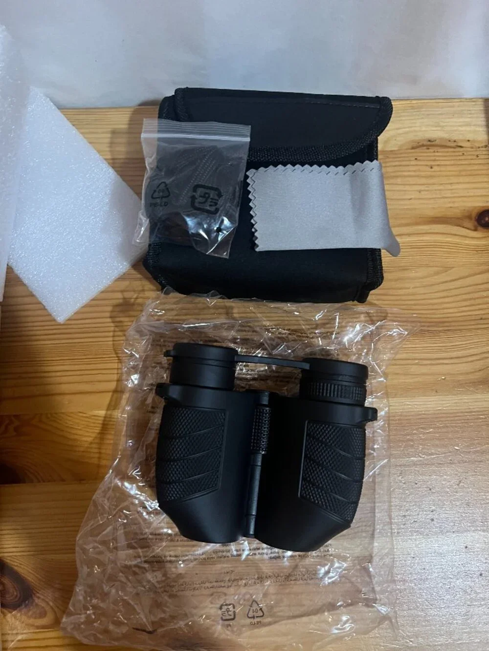 Amazon Basics 7x25 Compact Binoculars, FMC Optics, Lightweight Portable Design f